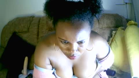 Snapshot of beautifulpeach2 chatting on 12-23-24, 03:01 beautifulpeach2 online show from 12-23-24, 03:01