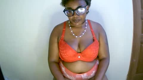 Snapshot of beautifulpeach2 chatting on 01-19-25, 12:28 beautifulpeach2 online show from 01-19-25, 12:28