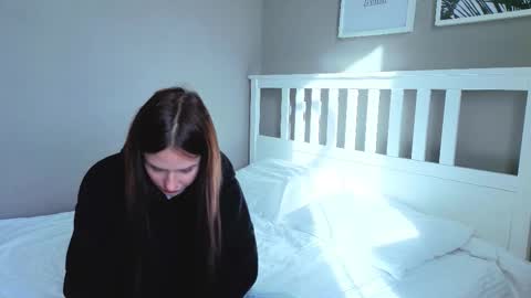 Snapshot of beauty_crown_baby chatting on 10-19-25, 07:42 beauty_crown_baby online show from 10-19-25, 07:42