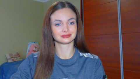 Snapshot of beauty_fruity chatting on 03-09-25, 08:51 Maria online show from 03-09-25, 08:51