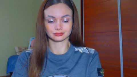Snapshot of beauty_fruity chatting on 03-10-25, 08:48 Maria online show from 03-10-25, 08:48