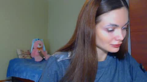 Snapshot of beauty_fruity chatting on 03-11-25, 09:24 Maria online show from 03-11-25, 09:24