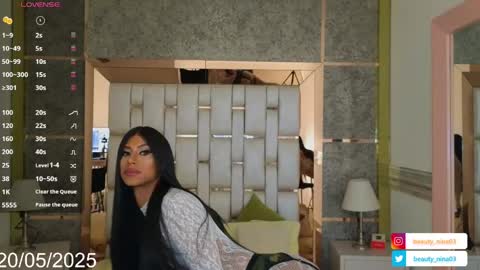 Snapshot of beauty_nina chatting on 05-20-26, 01:39 beauty_nina online show from 05-20-26, 01:39