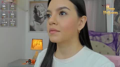 Ariana Reyes online show from 10-25-25, 12:13