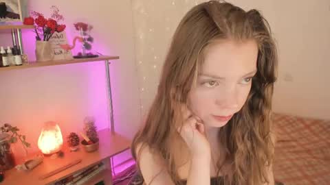 Snapshot of beautyeliise chatting on 04-14-26, 08:09 Eliise online show from 04-14-26, 08:09