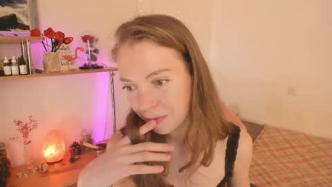 Snapshot of beautyeliise chatting on 05-01-26, 02:10 Eliise online show from 05-01-26, 02:10