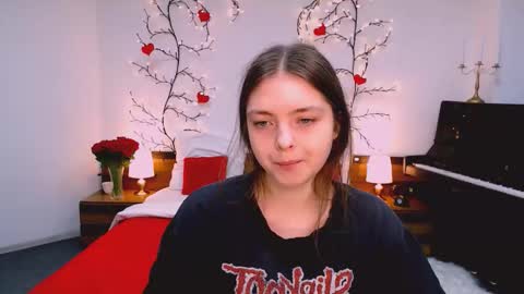 Gloria online show from 12-15-25, 09:02