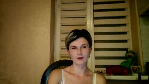Snapshot of beautyksenia chatting on 11-21-25, 08:18 BeautyKsenia online show from 11-21-25, 08:18