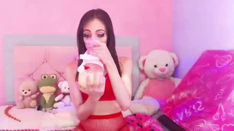 Snapshot of beautyqueen__ chatting on 12-18-24, 03:58 BeautyMaffe online show from 12-18-24, 03:58