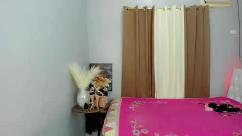Snapshot of beautyqueens_cum chatting on 04-22-26, 04:19 beautyqueens_cum online show from 04-22-26, 04:19