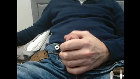 Snapshot of beautysbrit chatting on 02-08-25, 03:53 BeautysBrit online show from 02-08-25, 03:53