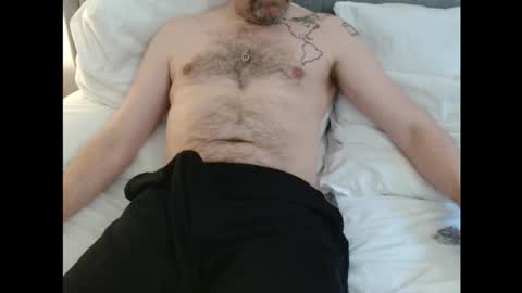 Snapshot of beautysbrit chatting on 03-08-26, 10:41 BeautysBrit online show from 03-08-26, 10:41