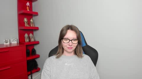 Zoe online show from 05-08-26, 07:46