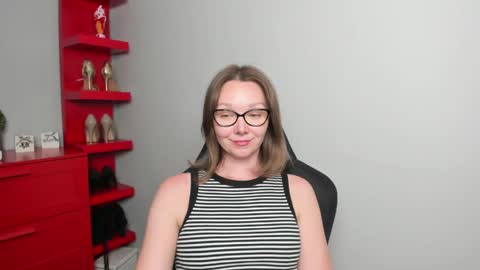 Snapshot of beautyzoexx chatting on 05-25-26, 06:30 Zoe online show from 05-25-26, 06:30