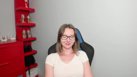 Snapshot of beautyzoexx chatting on 05-26-26, 05:36 Zoe online show from 05-26-26, 05:36