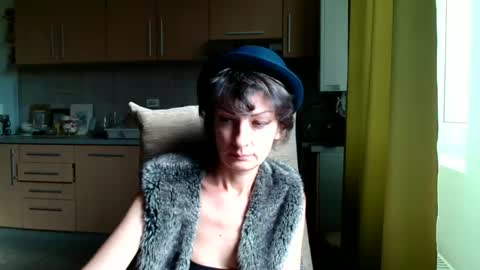 Raluca online show from 09-25-25, 01:26