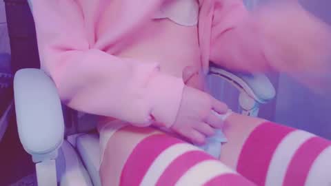 Snapshot of beccagirldick chatting on 02-13-25, 08:03 Becca online show from 02-13-25, 08:03