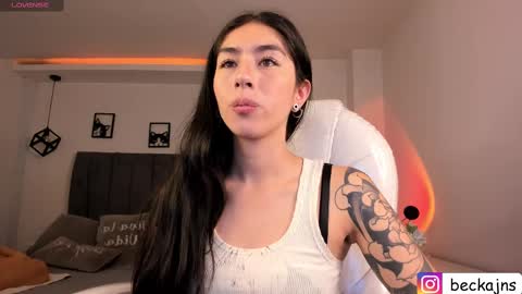 Marzhie online show from 02-20-25, 06:13