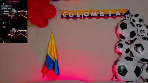 Snapshot of beckablue chatting on 06-22-26, 12:35 Beecckkkaaa online show from 06-22-26, 12:35