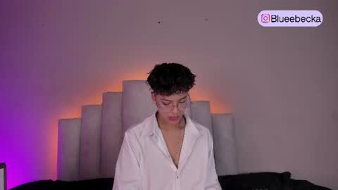 Snapshot of beckablue chatting on 07-22-26, 12:41 Beecckkkaaa online show from 07-22-26, 12:41