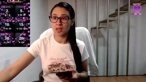 Daniela online show from 11-18-25, 01:22