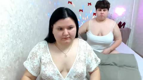 Snapshot of beckyandellen chatting on 12-16-24, 09:09 BeckyAndEllen online show from 12-16-24, 09:09
