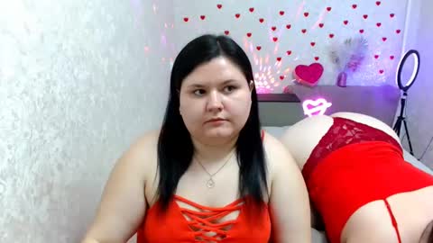 Snapshot of beckyandellen chatting on 02-16-25, 02:21 BeckyAndEllen online show from 02-16-25, 02:21