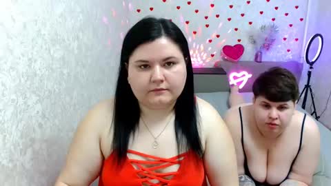 Snapshot of beckyandellen chatting on 02-18-25, 11:00 BeckyAndEllen online show from 02-18-25, 11:00