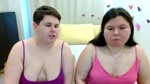 Snapshot of beckyandellen chatting on 09-18-25, 09:44 BeckyAndEllen online show from 09-18-25, 09:44