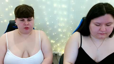 Snapshot of beckyandellen chatting on 02-18-26, 10:22 BeckyAndEllen online show from 02-18-26, 10:22