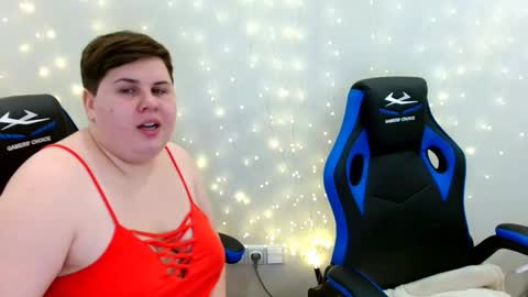 Snapshot of beckyandellen chatting on 02-19-26, 06:04 BeckyAndEllen online show from 02-19-26, 06:04