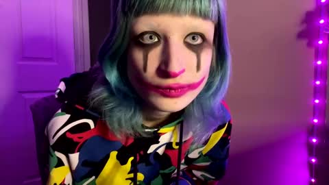 Snapshot of beckytheclown chatting on 12-11-24, 08:04 Beckytheclown online show from 12-11-24, 08:04