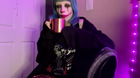Snapshot of beckytheclown chatting on 12-22-24, 12:28 Beckytheclown online show from 12-22-24, 12:28