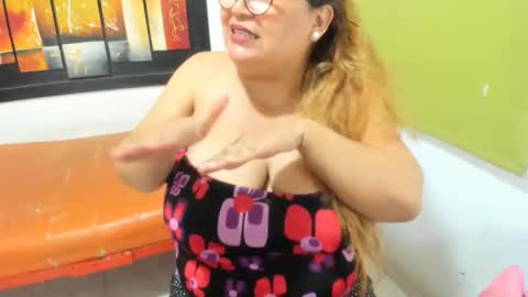 beckyummys online show from 12-29-24, 05:54