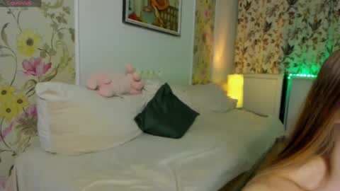 Alex  Sophia online show from 05-11-26, 08:28