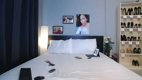 Snapshot of beebeethai chatting on 11-18-25, 01:33 Bee if you ever see the girl who can take 12 inch all the way inside the ass try me online show from 11-18-25, 01:33