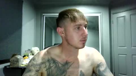 Snapshot of beelzebubxo chatting on 10-17-25, 11:46 beelzebubxo online show from 10-17-25, 11:46