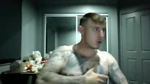 Snapshot of beelzebubxo chatting on 10-28-25, 10:19 beelzebubxo online show from 10-28-25, 10:19