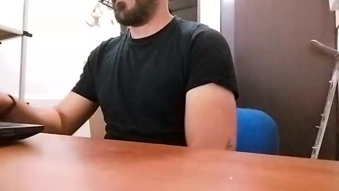 Snapshot of beerman198710 chatting on 03-08-25, 06:16 beerman198710 online show from 03-08-25, 06:16