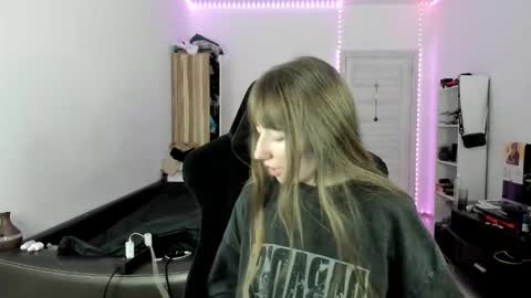 bekka online show from 11-16-25, 04:12