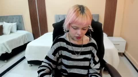 Bela online show from 05-15-26, 01:07
