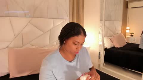 Snapshot of belacampbell chatting on 06-30-26, 05:19 Bela online show from 06-30-26, 05:19