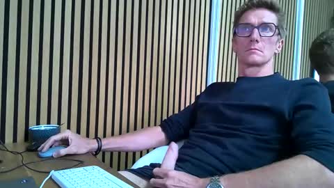 SexFriendFrance online show from 09-18-25, 11:45