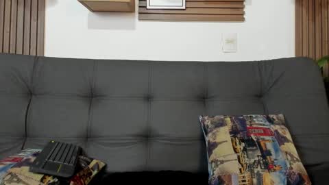 independent model online show from 11-04-25, 11:37