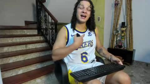 independent model online show from 06-02-26, 10:45
