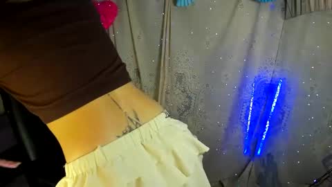 Snapshot of belinda_luna_ chatting on 02-21-25, 02:28 modelo independiente online show from 02-21-25, 02:28