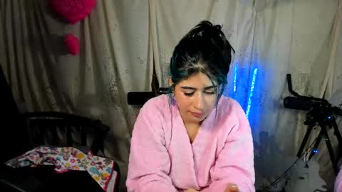 Snapshot of belinda_luna_ chatting on 02-28-25, 03:04 modelo independiente online show from 02-28-25, 03:04