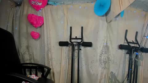 Snapshot of belinda_luna_ chatting on 03-09-25, 12:00 modelo independiente online show from 03-09-25, 12:00