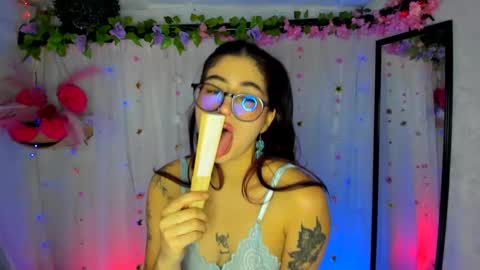 Snapshot of belinda_luna_ chatting on 10-01-25, 06:36 modelo independiente online show from 10-01-25, 06:36