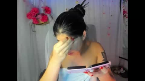 Snapshot of belinda_luna_ chatting on 04-17-26, 09:40 modelo independiente online show from 04-17-26, 09:40